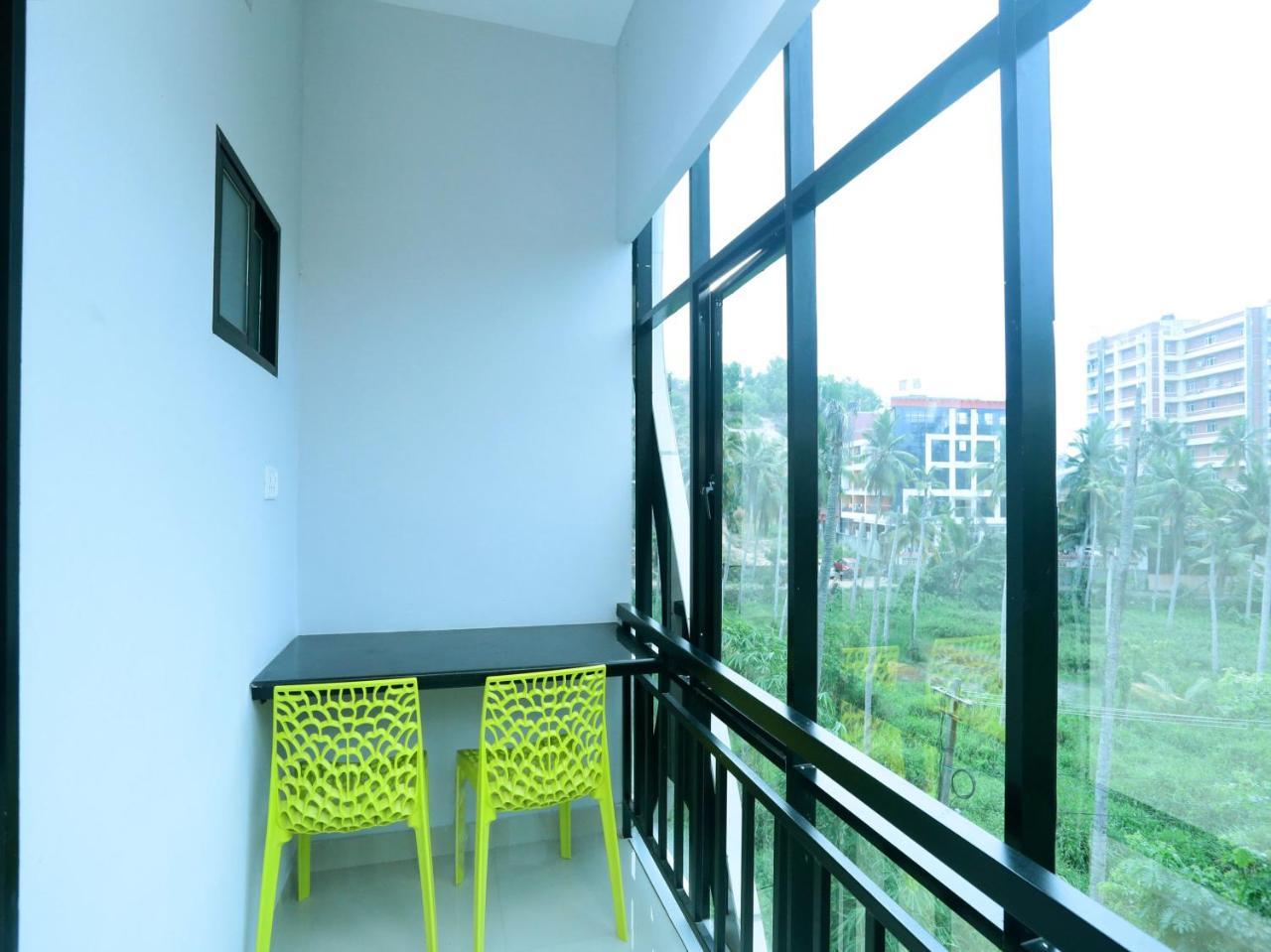 Oyo 9557 Near Kims Hospital Hotell Thiruvananthapuram Eksteriør bilde