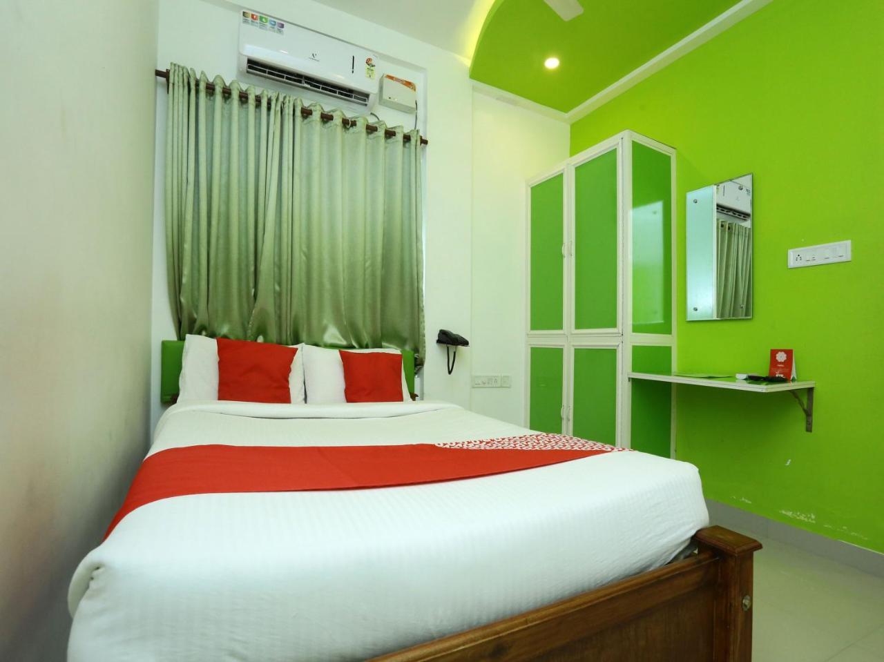 Oyo 9557 Near Kims Hospital Hotell Thiruvananthapuram Eksteriør bilde