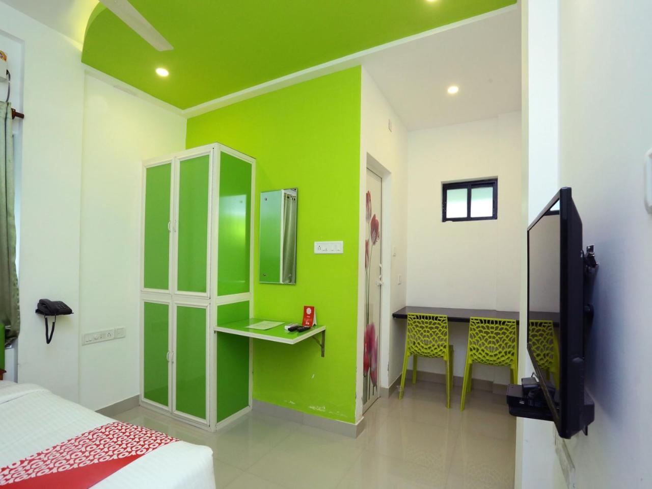 Oyo 9557 Near Kims Hospital Hotell Thiruvananthapuram Eksteriør bilde