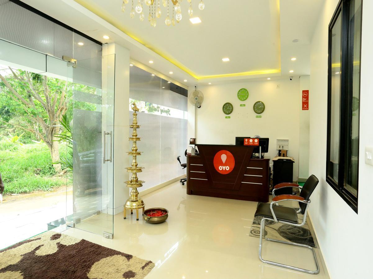 Oyo 9557 Near Kims Hospital Hotell Thiruvananthapuram Eksteriør bilde
