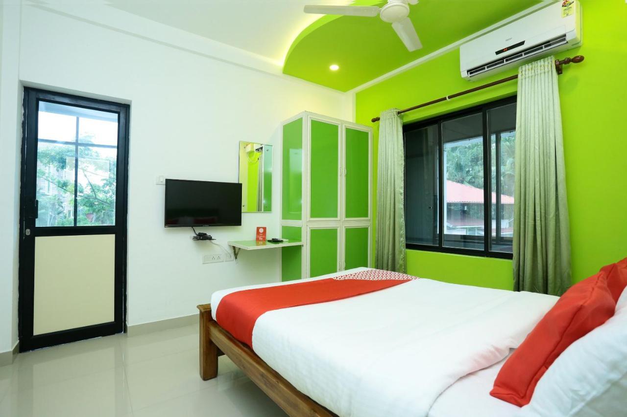 Oyo 9557 Near Kims Hospital Hotell Thiruvananthapuram Eksteriør bilde