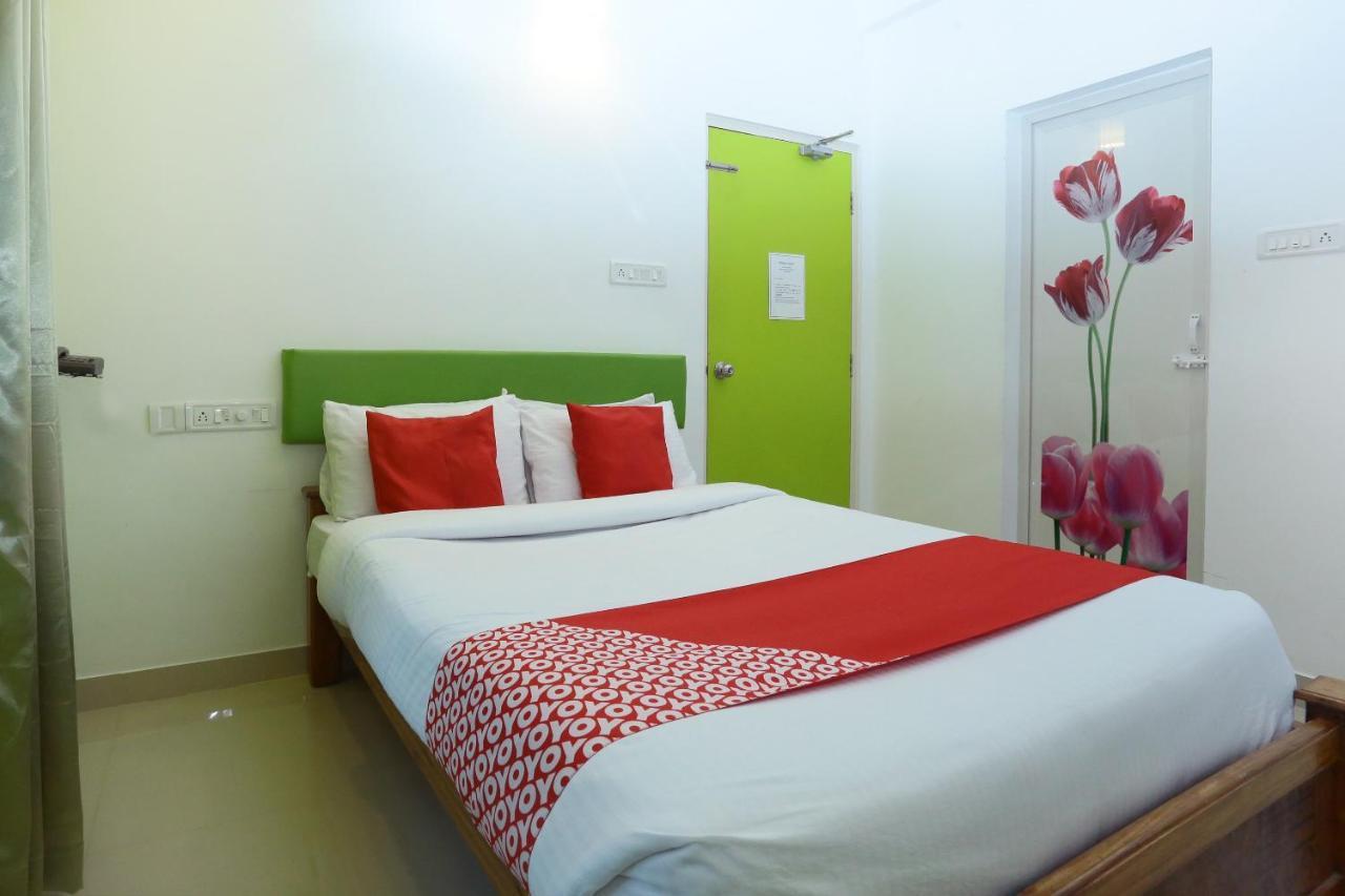 Oyo 9557 Near Kims Hospital Hotell Thiruvananthapuram Eksteriør bilde